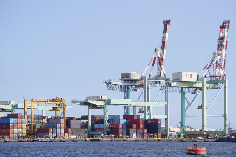 L’indice de confiance des consommateurs augmente mais les exportations toujours en baisse