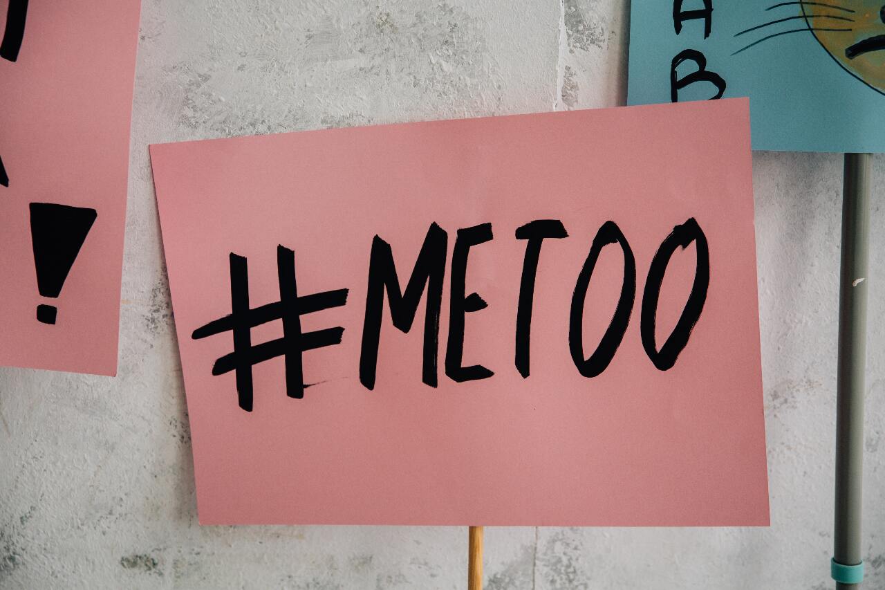 Mouvement MeToo : le ministère de la Culture entend reprendre les subventions accordées aux auteurs d’abus