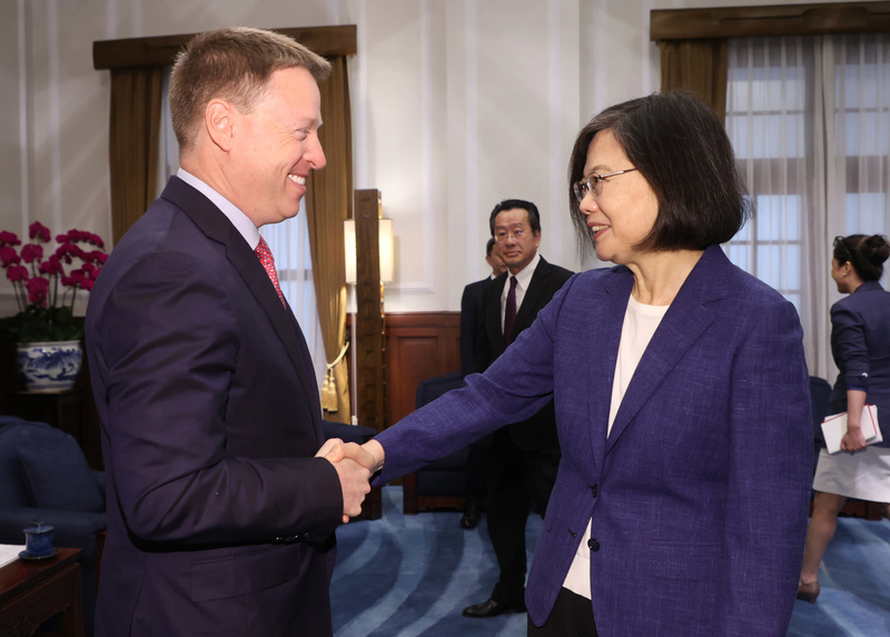 Tsai Ing-wen reçoit l'ancien conseiller à la sécurité nationale américain