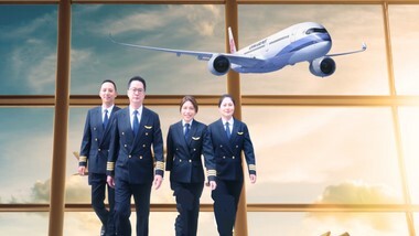 Les hôtesses de l'air de China Airlines enfin autorisées à porter des pantalons