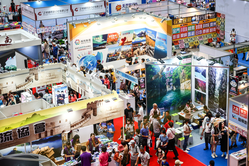 Des fonctionnaires chinois au Salon touristique d'été de Taipei