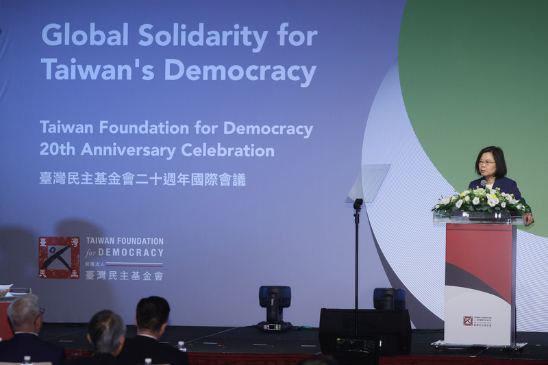 Tsai Ing-wen : les Taïwanais sont prêts à partager leurs expériences face à l’expansion de l’autoritarisme