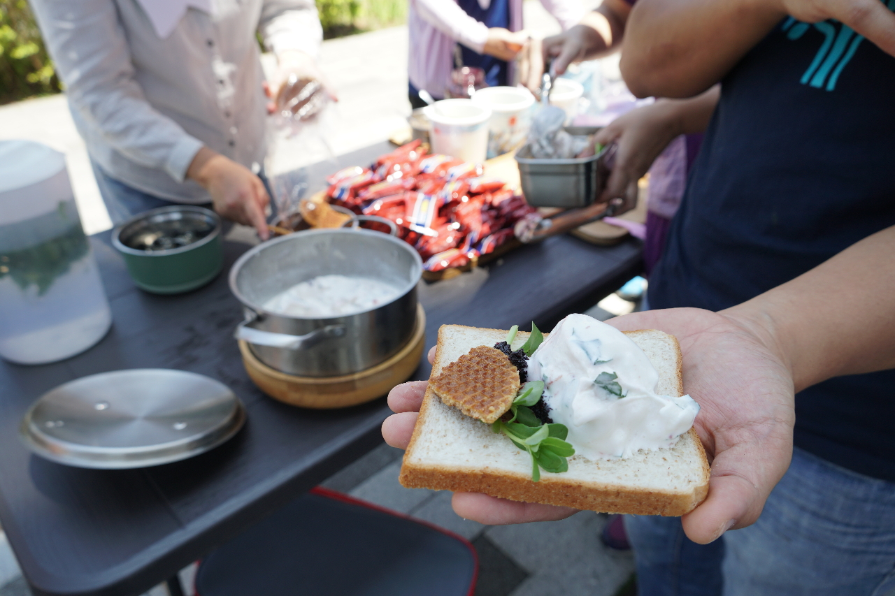 Pour motiver les Taïwanais à s'engager dans l'agriculture urbaine, rien de mieux que les pique-niques ou de suivre la graine jusqu'à la récolte, en organisant des dégustations ! (photo 可食綠空小聚)