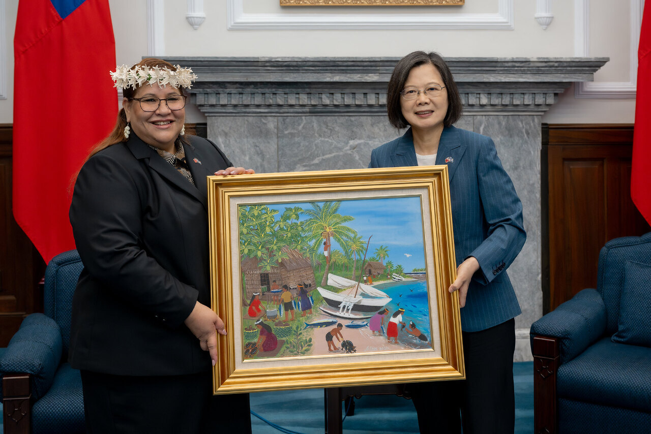 La nouvelle ambassadrice des Îles Marshall reçue par la présidente de la République