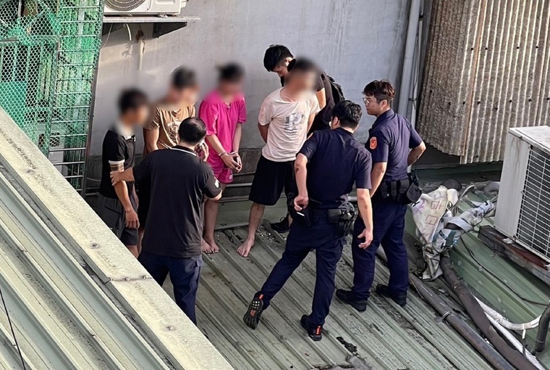 Arrestation de migrants illégaux vietnamiens à Nouveau Taipei (photo : CNA)