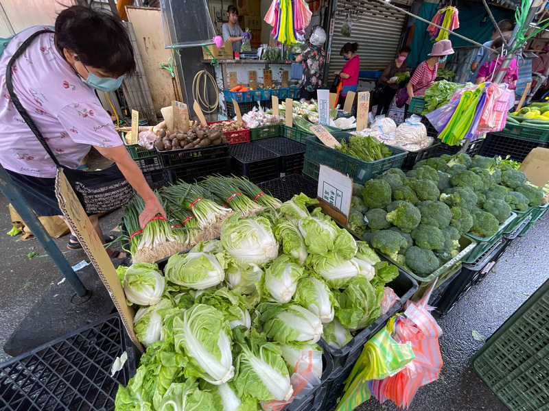 Des marchés traditionnels pilotes pour réduire l’utilisation des sacs en plastique