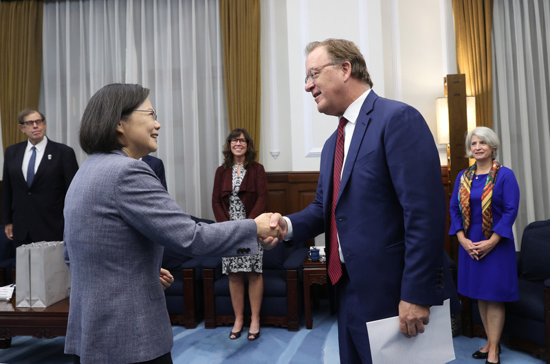 Tsai Ing-wen échange avec l'American Enterprise Institute sur la défense nationale