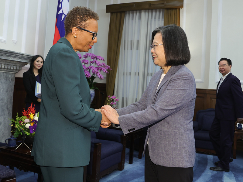 Tsai Ing-wen reçoit la délégation des ambassadeurs des pays alliés auprès des Nations unies