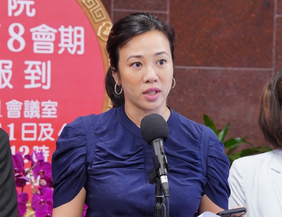 Présidentielle 2024 : la nationalité de la co-listière de Ko Wen-je Cynthia Wu remise en question