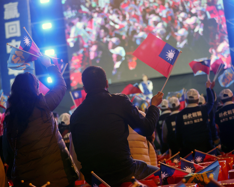 Législatives : le DPP perd la majorité absolue, rejoint par le KMT