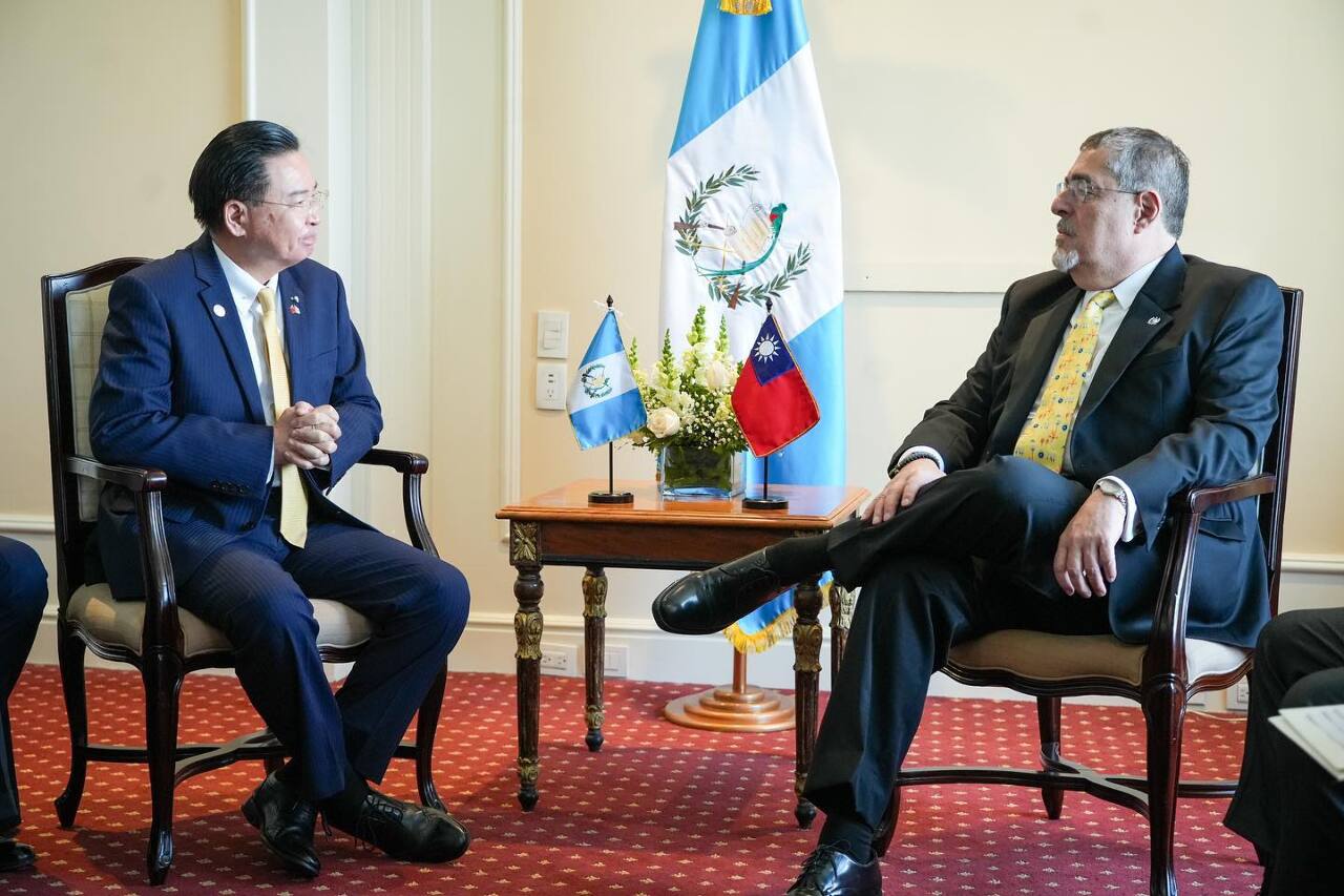 Joseph Wu s’est entretenu avec le Président du Guatemala et le Premier ministre de Saint-Vincent-et-les-Grenadines