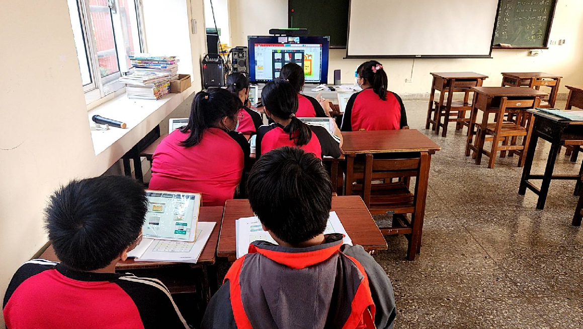 865 écoles participent au programme d'apprentissage des langues autochtones à distance