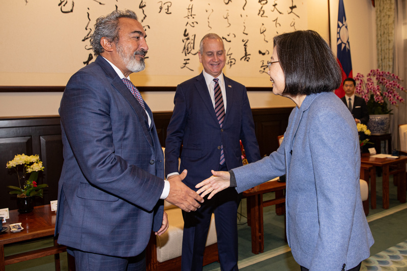 Tsai Ing-wen rencontre les deux présidents du groupe parlementaire d'amitié avec Taïwan des Etats-Unis