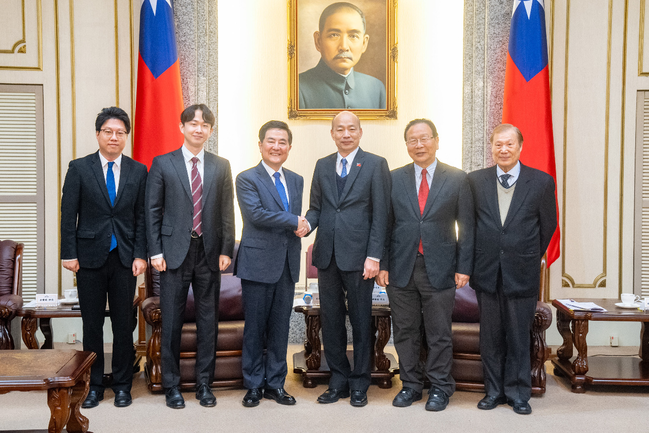 Le représentant de Corée du Sud à Taïwan reçu par le président du Parlement Han Kuo-yu