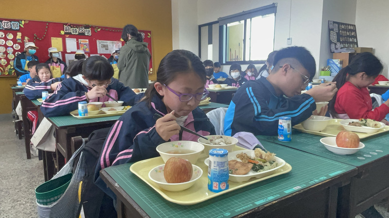14 villes et comtés suspendent l'utilisation de piment dans les repas scolaires suite au scandale du piment contaminé au Sudan