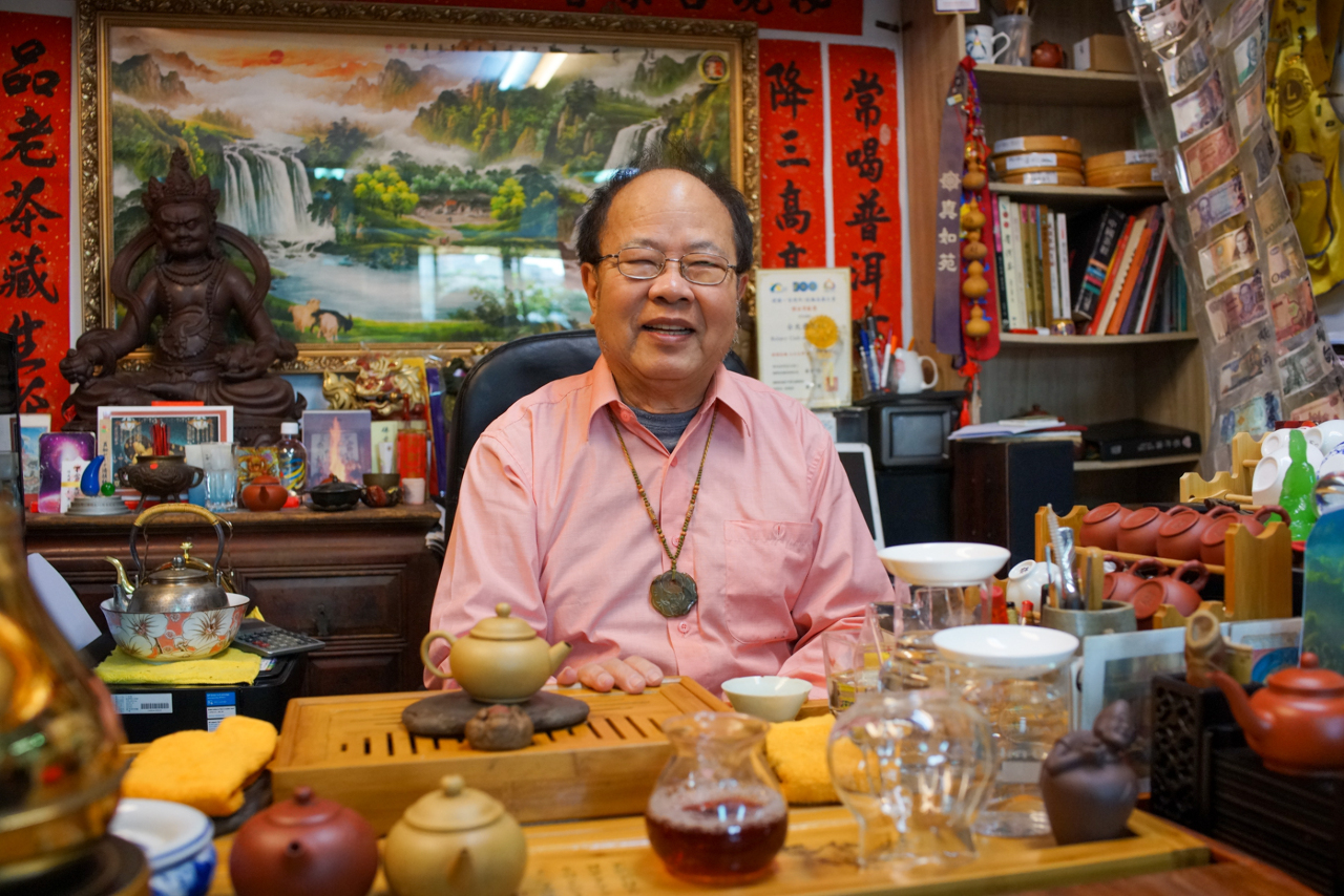 Wang Ying-zhi, collectionneur et négociant de thé Puerh dans le quartier de Wanhua à Taipei (photo : Sasa)