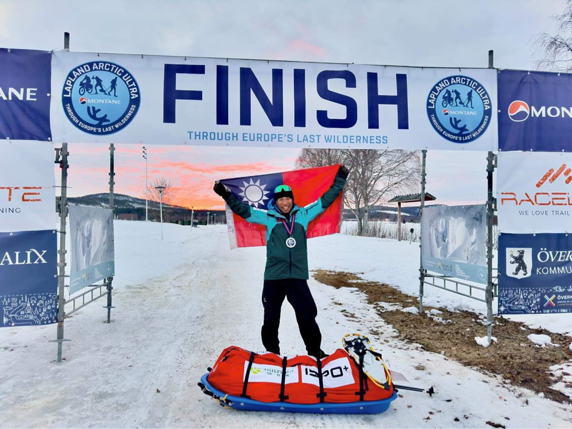 Tommy Chen sur le podium de l’ultra-marathon au pôle Nord