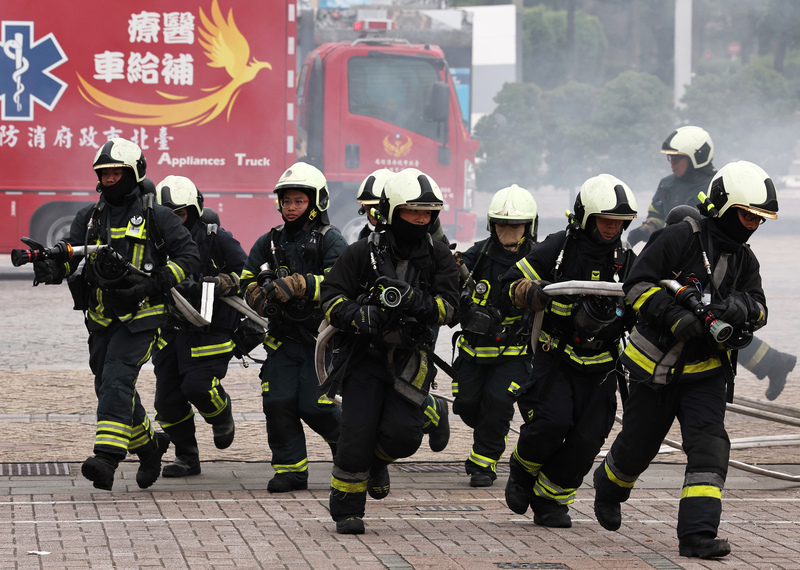 Réforme, femmes au Parlement et pompiers