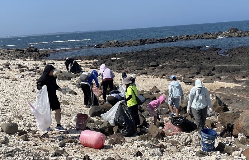 Journée de la Terre : appel à fixer le prix de la taxe carbone avant le 20 mai