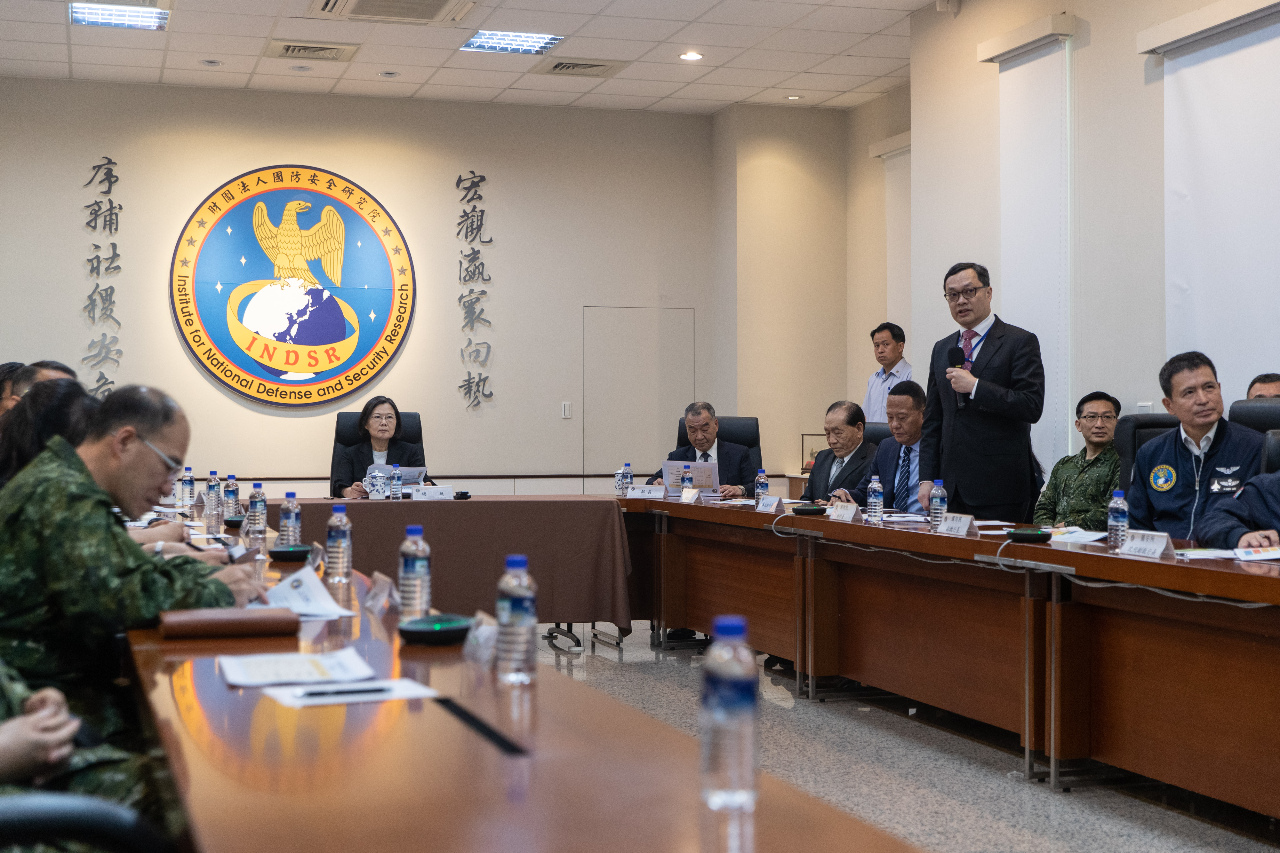 Visite de la Présidente à l'Institut de recherche sur la défense et la sécurité nationales
