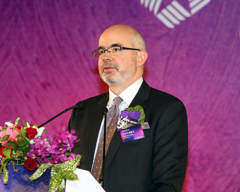 Raymond Greene nommé pour succéder à Sandra Oudkirk au poste de directeur de l'Institut américain à Taïwan