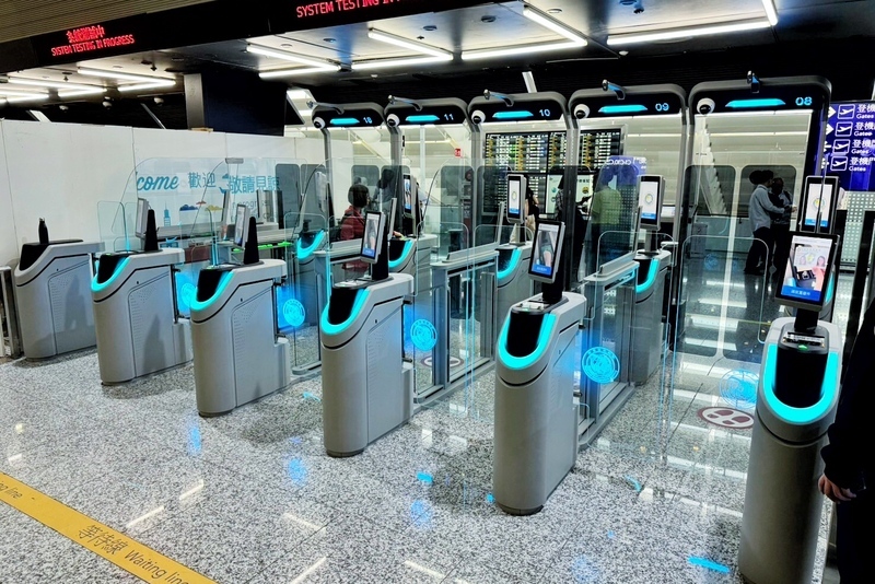 L’aéroport international de Taoyuan installe de nouvelles portes électroniques