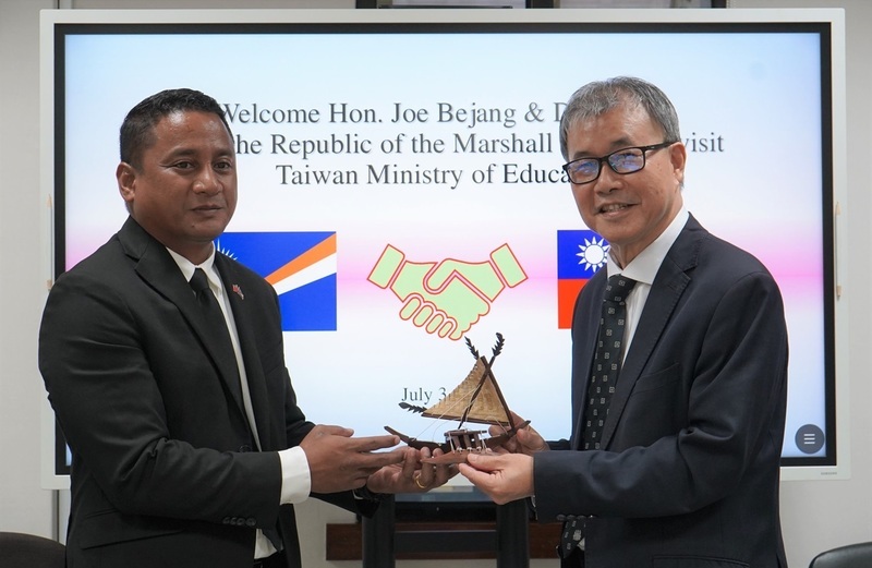 Taïwan et les Îles Marshall signent un accord en matière d’éducation