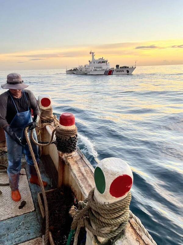 Les garde-côtes taïwanais relâchent des pêcheurs illégaux chinois après leur avoir infligé une amende