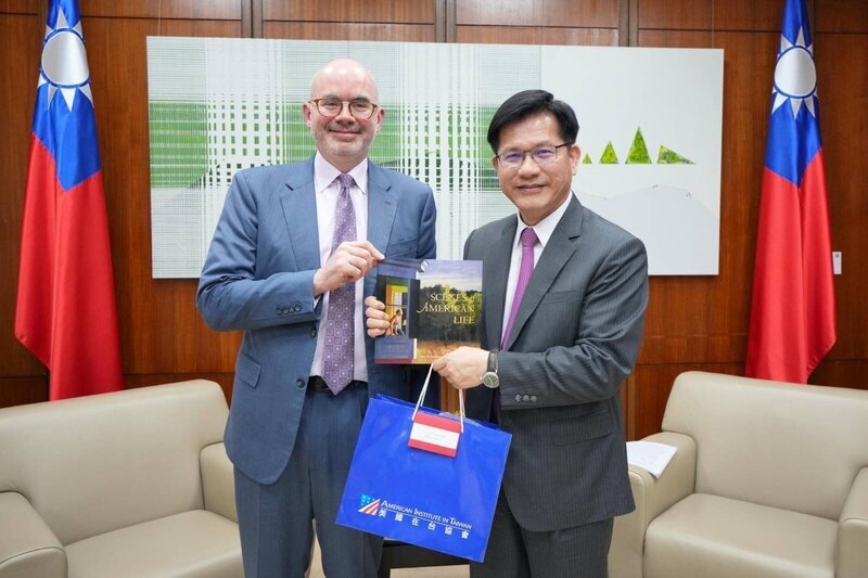 Le nouveau représentant américain à Taïwan promet d'aider Taiwan à renforcer sa résilience et sa sécurité