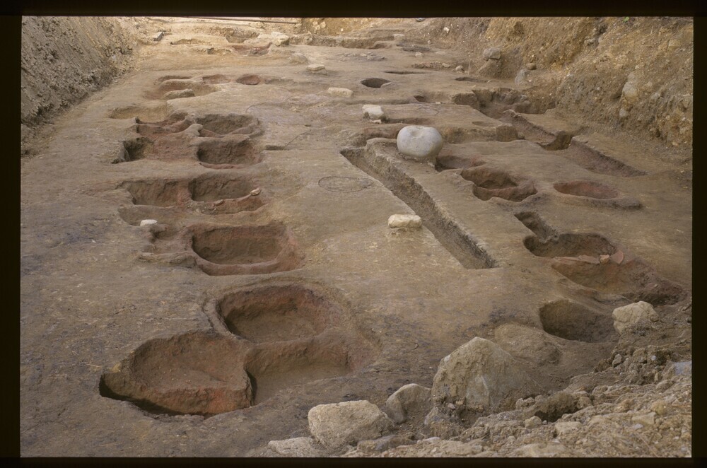 Site du bureau du magistrat de Sado : vestiges de fours de fusion (mine d'or et d'argent d'Aikawa) (Image : UNESCO/ Copyright : © Sado City)
