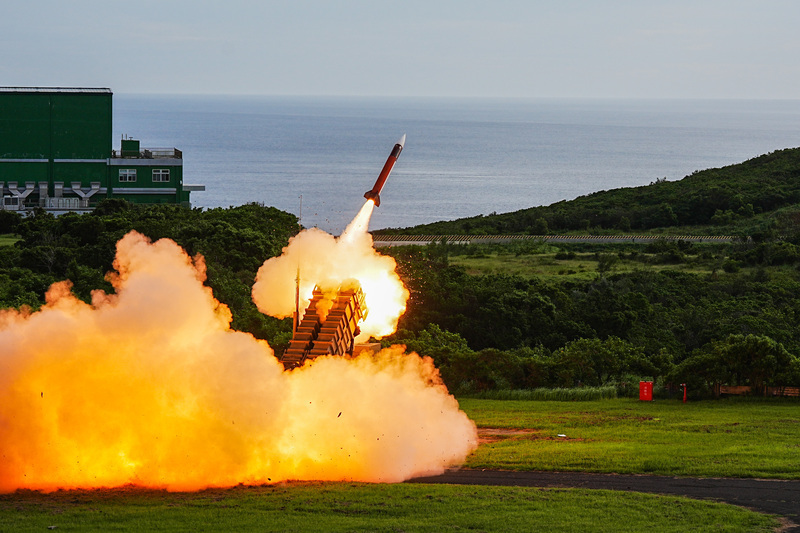 Taïwan tire des missiles Sky Bow III et Patriot PAC-II lors d’un exercice militaire