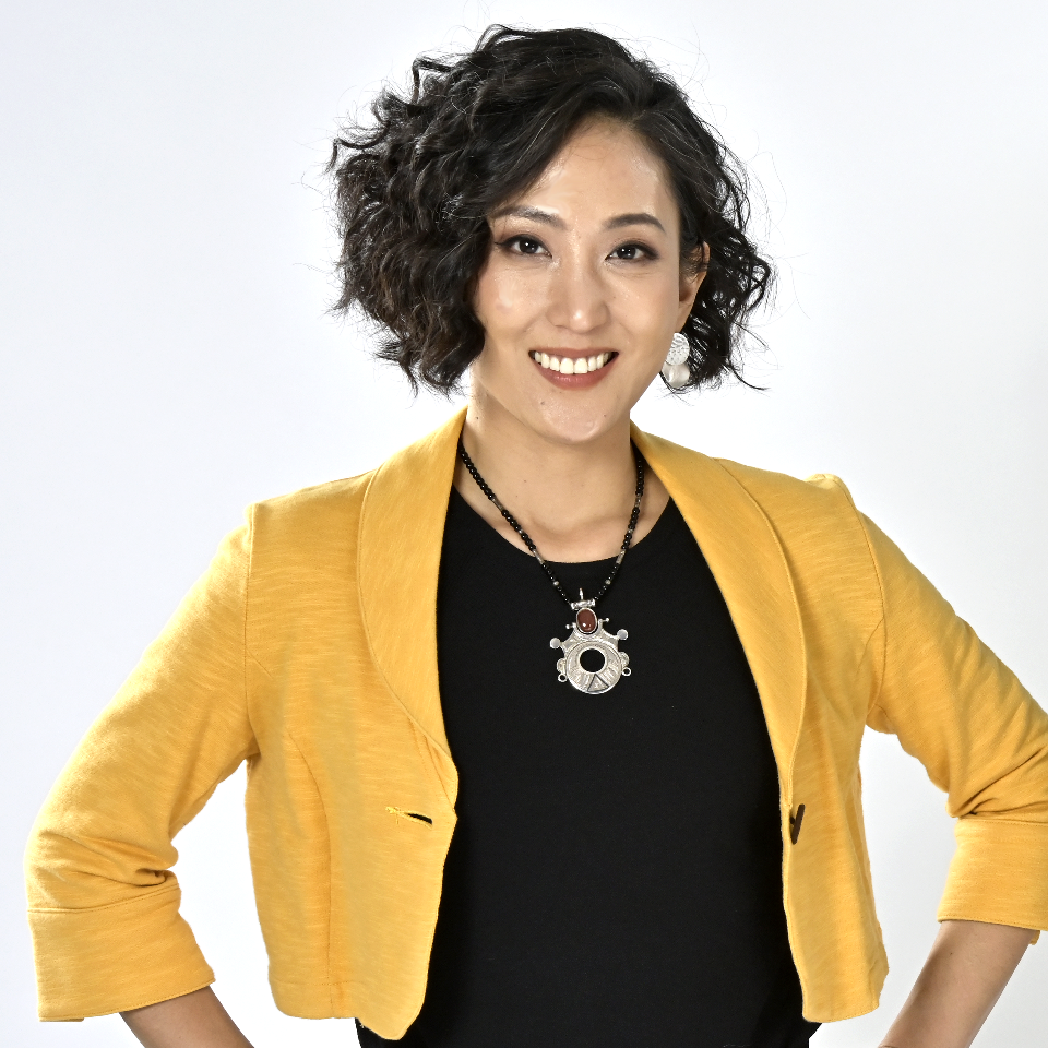 Emily Y. Wu, l'entrée dans le monde des médias