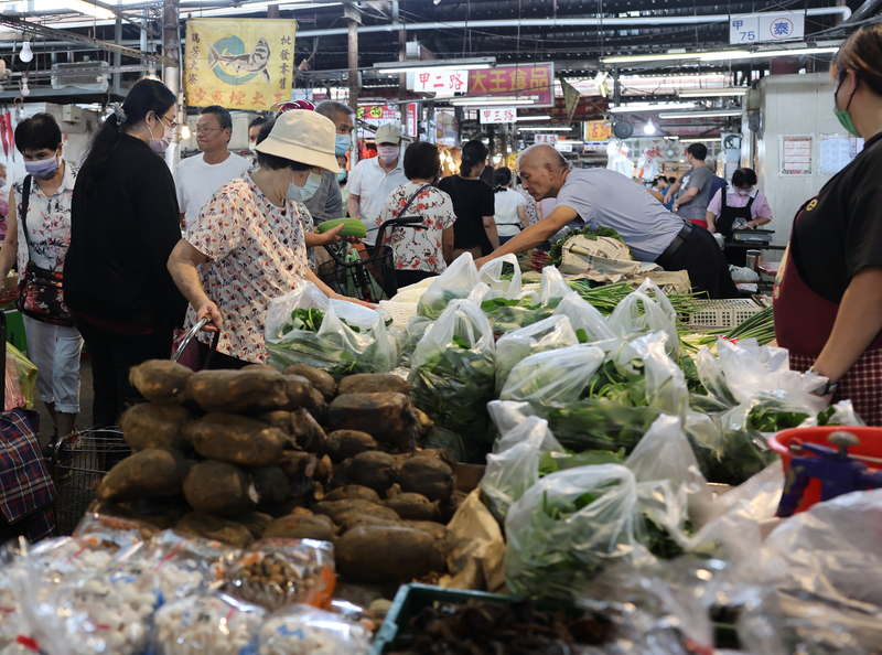 Avec l’arrivée du typhon, les prix des légumes s’envolent