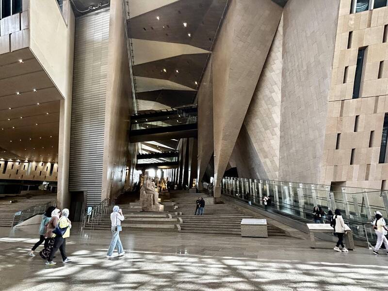 OEPAT : couverture internet alternative de sécurité, architecture muséale en Égypte, et emploi des personnes âgées à Taïwan