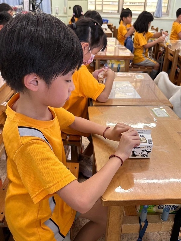 Plusieurs organisations plaident pour la poursuite de la distribution de lait scolaire
