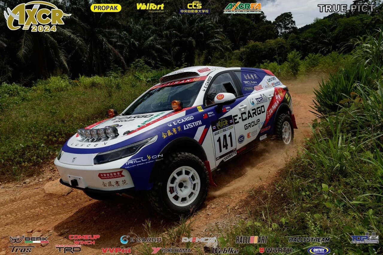 La n7 première voiture électrique participant au rallye raid AXCR