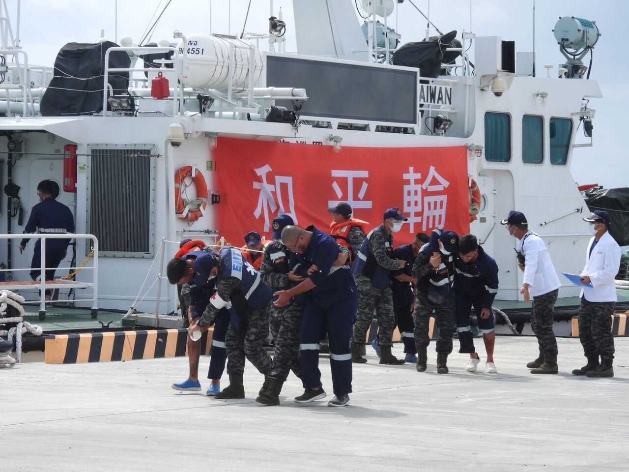 Les garde-côtes taïwanais simulent des exercices de secours sur l’île de Taiping