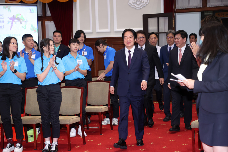 Le président Lai Ching-te reçoit les ambassadeurs de la jeunesse