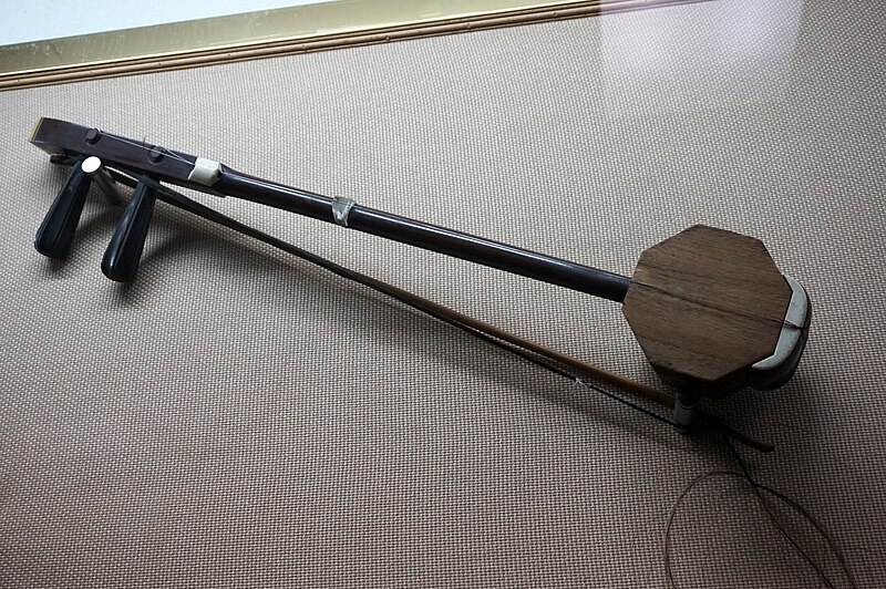 Le banhu, instrument à cordes frottées
