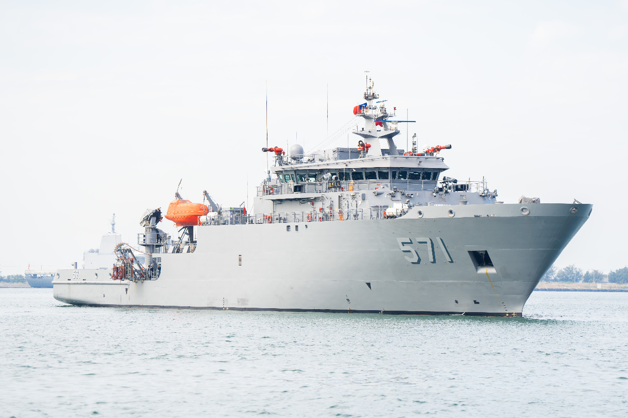 La Marine inclut dans ses exercices le nouveau navire de remorquage Da Wu de construction domestique