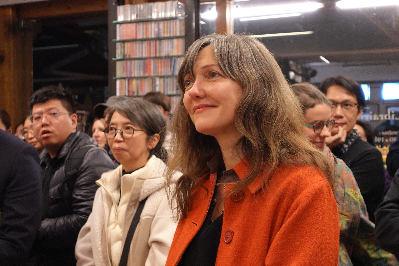 Beatrice Alemagna à la Librairie Le Pigeonnier, pendant le TIBE (photo Rti)
