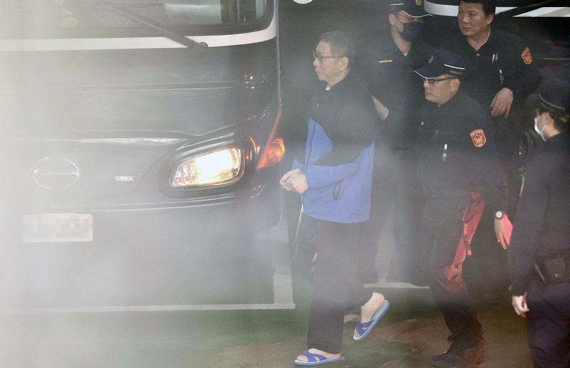 Le Tribunal de Taipei autorise les visites pour la famille de Ko Wen-je jusqu’au 10 mars