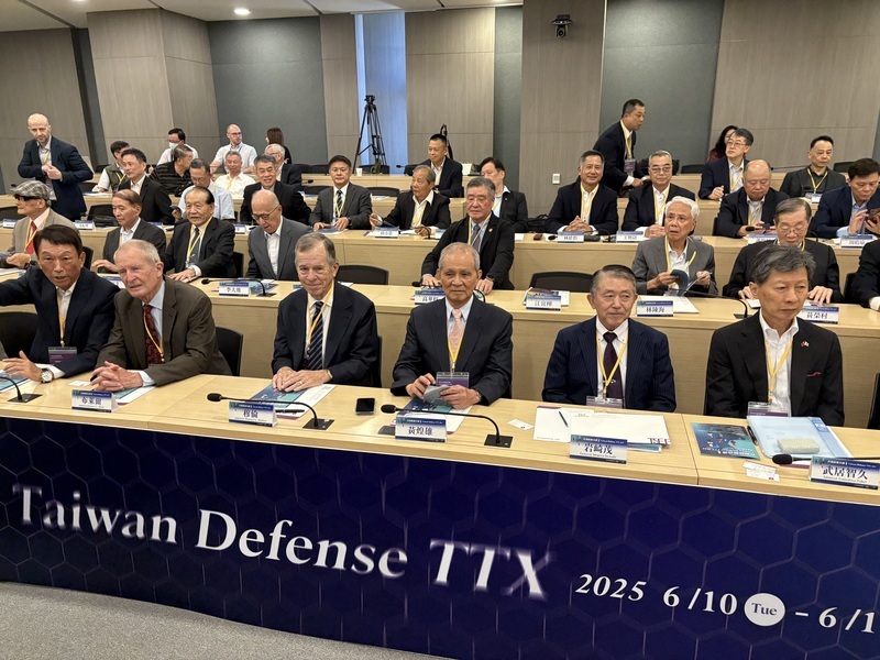 La fondation TSEF organise une simulation militaire avec la participation de généraux à la retraite