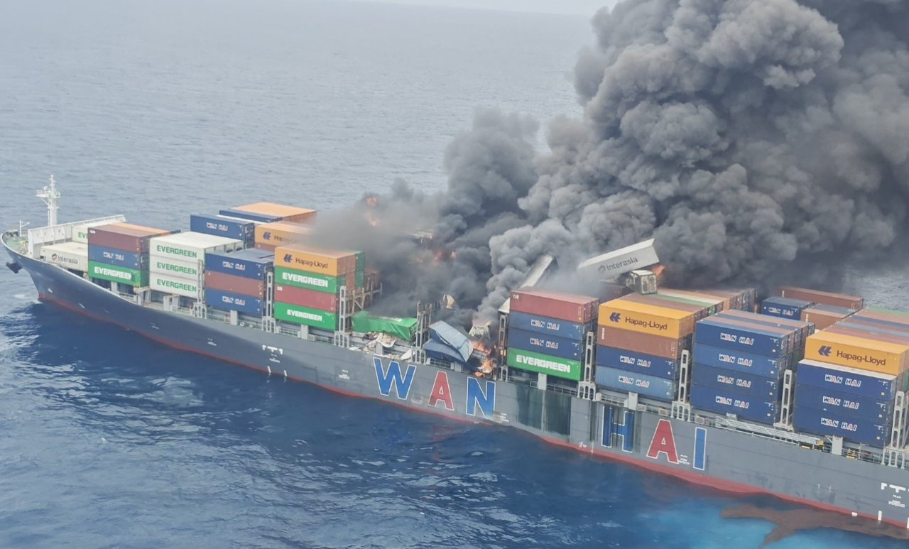 Un cargo taïwanais de Wan Hai Lines touché par un incendie, quatre membres de l’équipage toujours portés disparus